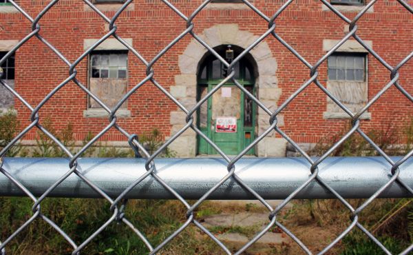 Chain Link Fence Building